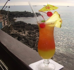 huggo-drink.hawaii-rainbow.cropped